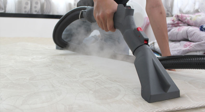 Giặt nệm bằng thiết bị công nghệ hiện đại