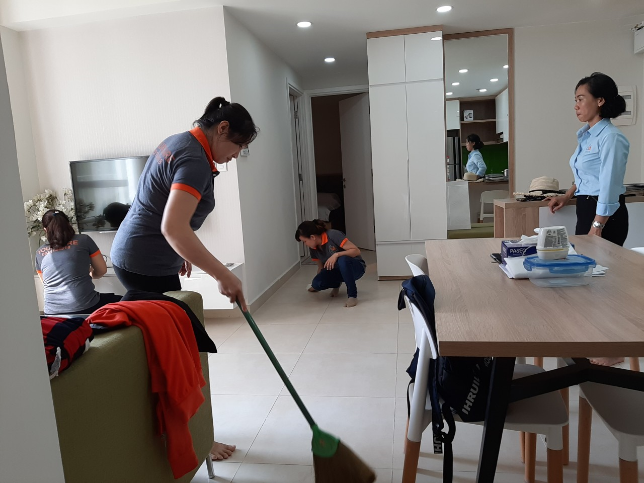 Tổng vệ sinh căn hộ sau khi khách trả nhà